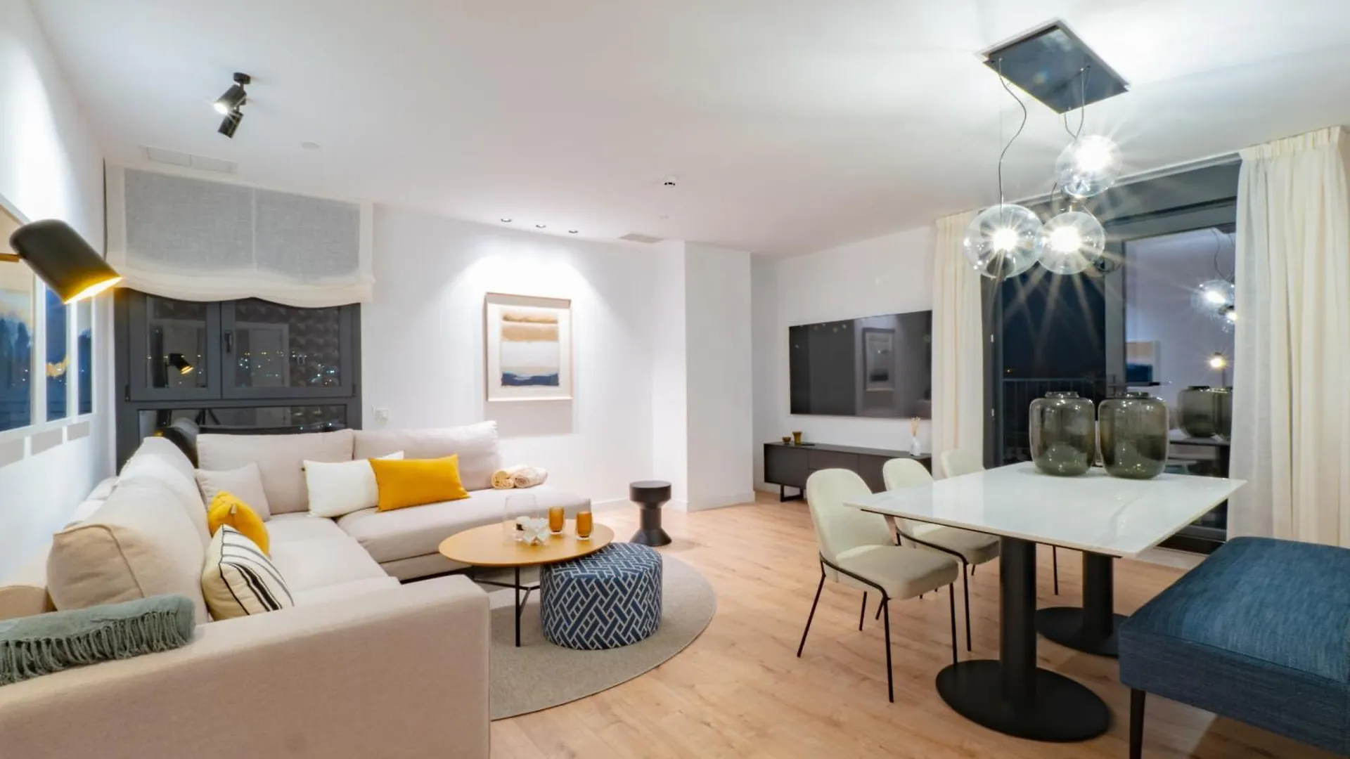 מאלגה Cubo'S Luxury Urban Sky Apartment 12