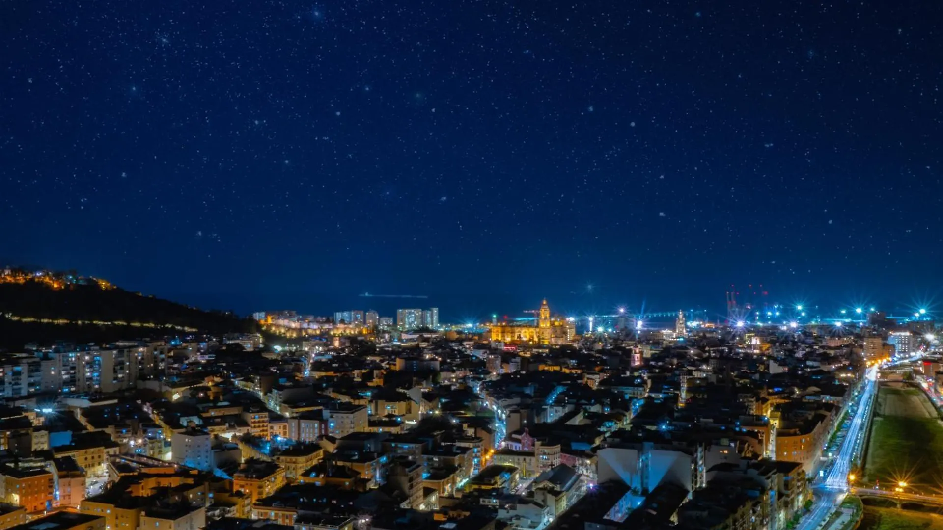מאלגה Cubo'S Luxury Urban Sky Apartment 12 0*,