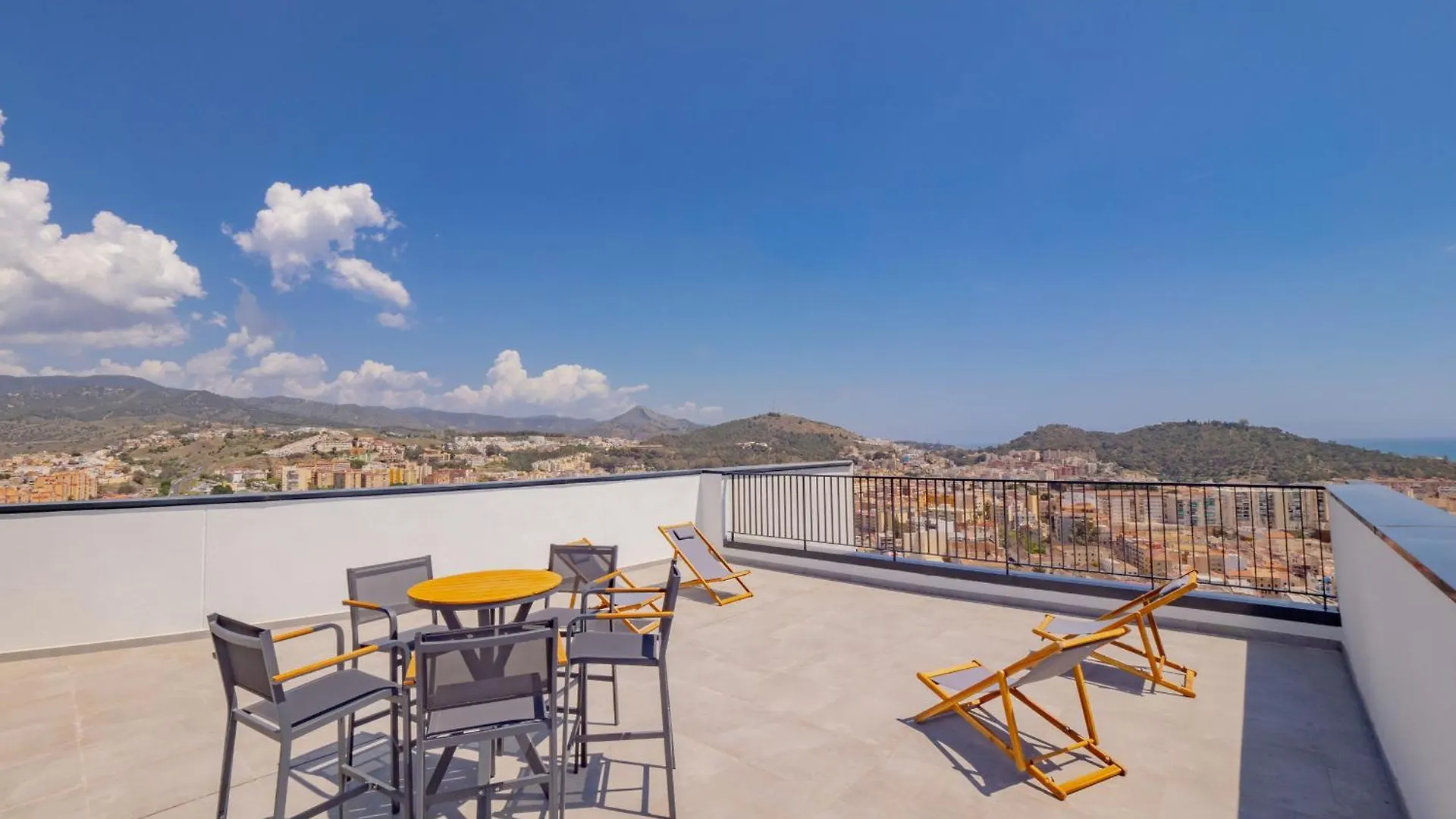 מאלגה Cubo'S Luxury Urban Sky Apartment 12