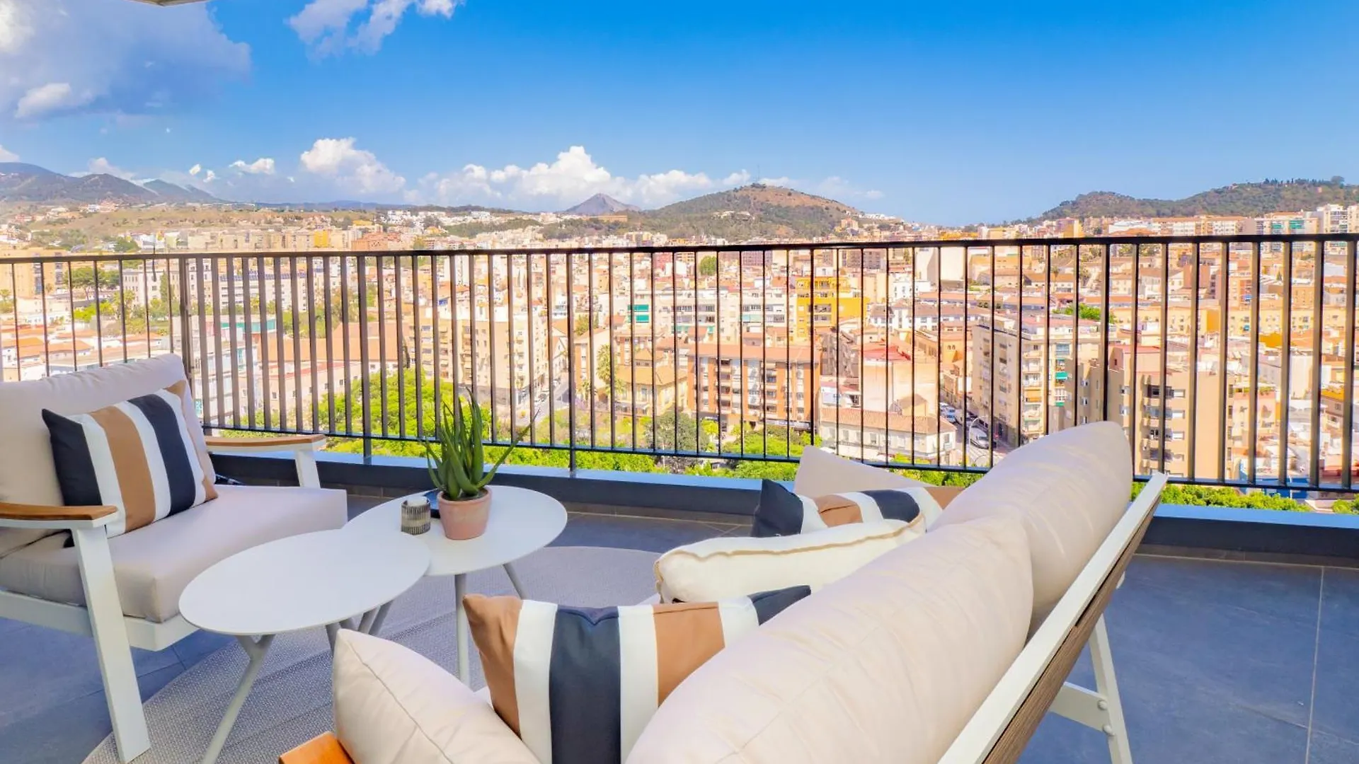 מאלגה Cubo'S Luxury Urban Sky Apartment 12 0*,  ספרד