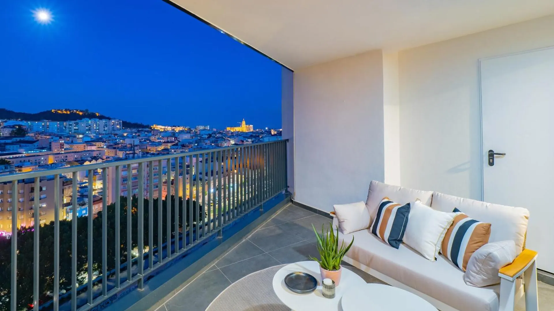 Cubo'S Luxury Urban Sky Apartment 12 马拉加